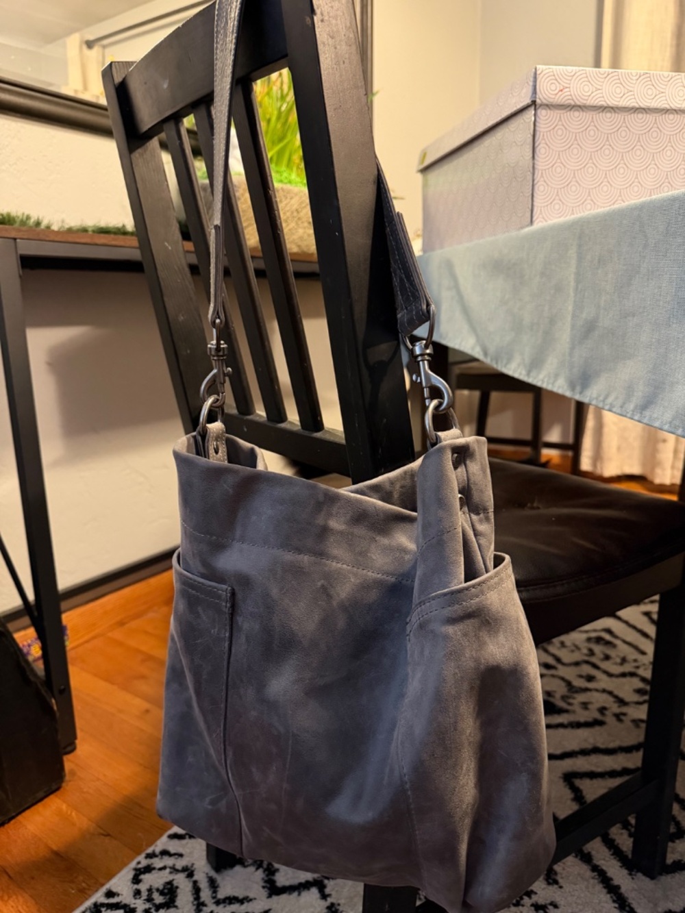 EUC Rough & Tumble Small Leather Lotus in Granite Gray/Grey - Picture 3 of 8